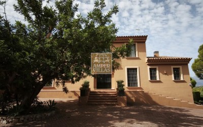 A spectacular country house just a few minutes’ walk from the centre of Altea la Vella